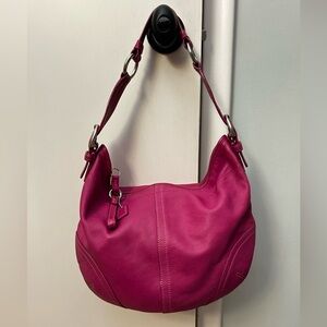 Vintage Coach Hobo Soho Bag in Raspberry Fucshia Leather  EUC